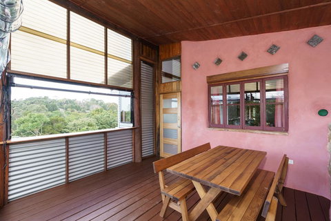 Cobhearthome - Palm Beach Accommodation 2