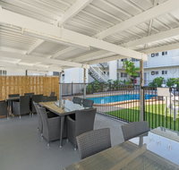 Cocos Holiday Apartments - Palm Beach Accommodation