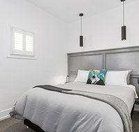 Colonial Hampdens - Palm Beach Accommodation
