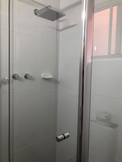 Commodore Motor Inn - Palm Beach Accommodation 1
