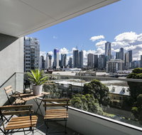 Complete Host Domain Apartments - Palm Beach Accommodation