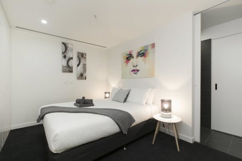 Complete Host Domain Apartments - Palm Beach Accommodation 3