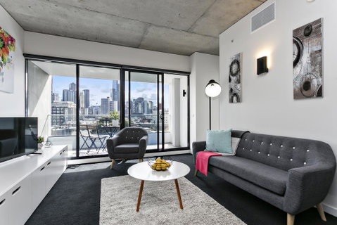 Complete Host Domain Apartments - Palm Beach Accommodation 1