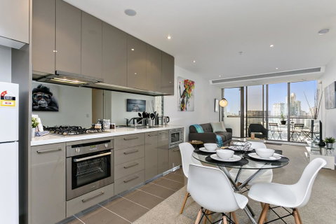 Complete Host Epic Apartments - Palm Beach Accommodation 1