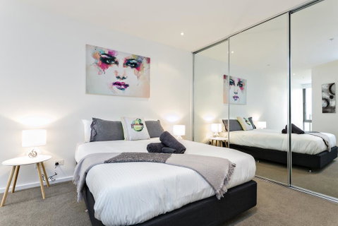 Complete Host Epic Apartments - Palm Beach Accommodation 2