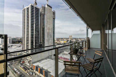 Complete Host Epic Apartments - Palm Beach Accommodation 3