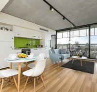 Complete Host Guild Apartments - Palm Beach Accommodation