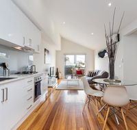 Complete Host Richmond Townhouse Collection - Palm Beach Accommodation