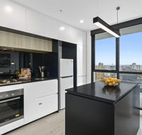 COMPLETE HOST The International Southbank - Palm Beach Accommodation