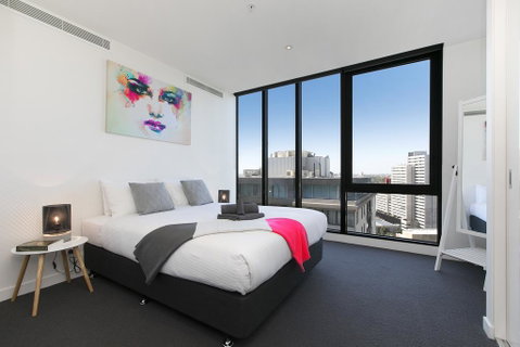 Complete Host Wrap Apartments - Palm Beach Accommodation 3