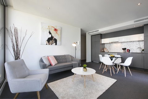 Complete Host Wrap Apartments - Palm Beach Accommodation 0
