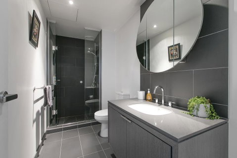 Complete Host Wrap Apartments - Palm Beach Accommodation 1