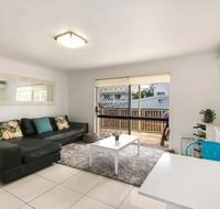 Contemporary 2 Bedroom Beachfront Apartment - Palm Beach Accommodation