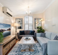 Contemporary Cottage in Perfect Lifestyle Address - Palm Beach Accommodation