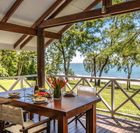 Cottonwood - Private Beachfront - Palm Beach Accommodation