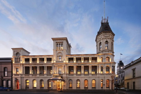 Craig's Royal Hotel - Palm Beach Accommodation 0