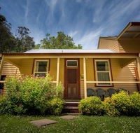 Creek Cottage - Palm Beach Accommodation