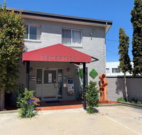 Crest Motor Inn - Palm Beach Accommodation