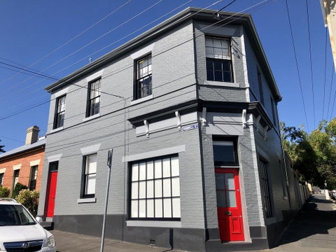 Cromwell Apartment - 3 Red Doors Battery Point - Palm Beach Accommodation 0