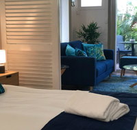 Crystal Palms - Palm Beach Accommodation