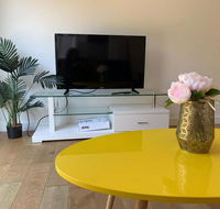 Delicate and Cozy Bedroom in Bentleigh East - Palm Beach Accommodation