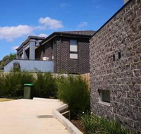 Delicate and Peaceful Bundoora Townhouse 11 - Palm Beach Accommodation
