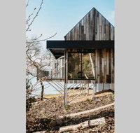 Deviot Boat House - Palm Beach Accommodation
