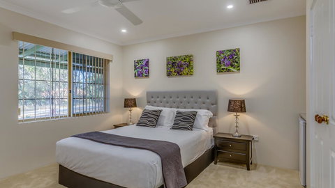 Devonleigh Bed And Breakfast - Palm Beach Accommodation 2