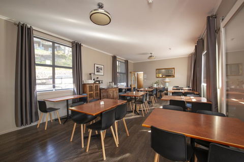 Diana Alpine Lodge - Palm Beach Accommodation 2