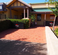 Dongara Hotel Motel - Palm Beach Accommodation