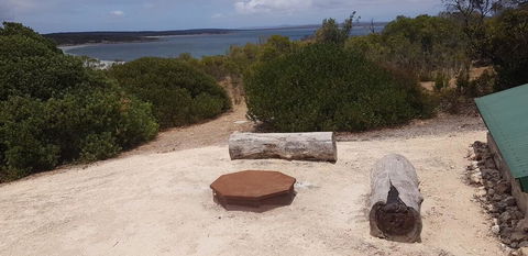 Donington Cottage Lincoln National Park - Palm Beach Accommodation 3