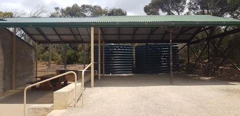 Donington Cottage Lincoln National Park - Palm Beach Accommodation 2
