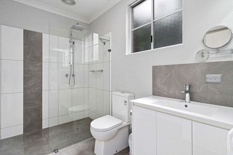 Econo Lodge Border Gateway Wodonga - Palm Beach Accommodation 3