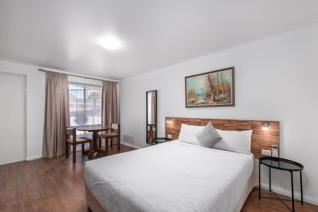 Lilydale VIC Palm Beach Accommodation