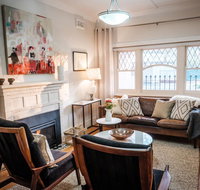 Elwood Beach Calming Tones - Pets Garden - Palm Beach Accommodation