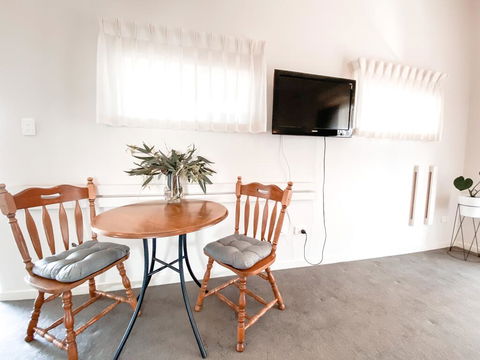 EM Apartment - Palm Beach Accommodation 2