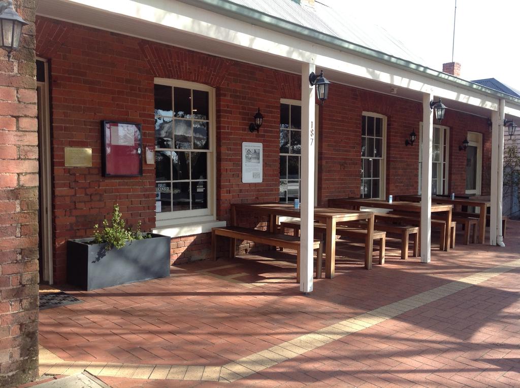 Knowsley VIC Palm Beach Accommodation