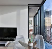 EQ TOWER Melbourne CBD APT - Palm Beach Accommodation