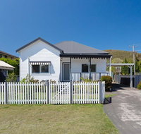 Escape to the Cottage 68 Tomaree Rd pet friendly and boat parking and WIFI - Palm Beach Accommodation