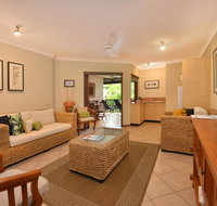 EscapeHibiscus - Palm Beach Accommodation