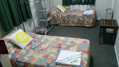 Exchange Hotel Toogoolawah - Palm Beach Accommodation 3