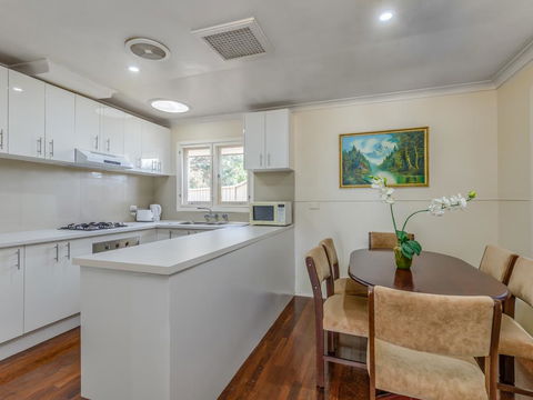 Exclusive Handy Holiday House - Palm Beach Accommodation 3