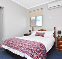 Eyre Hotel - Palm Beach Accommodation