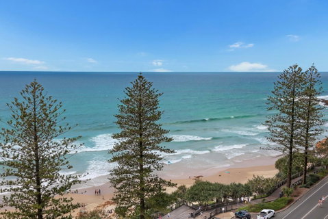 FABULOUS BEACHFRONT POSITION - Palm Beach Accommodation 0