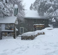 Feathertop Alpine Lodge - Palm Beach Accommodation