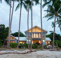 Frangipani Beach House - Newell Beach - Palm Beach Accommodation
