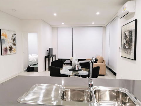 G02 Courtyard Apartment - Palm Beach Accommodation 3