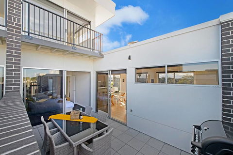 G149 Apartment 4 - Palm Beach Accommodation 2