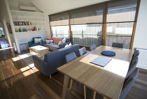 GALWAY COTTAGE - Palm Beach Accommodation 2