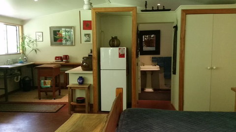 Garden Studio - Palm Beach Accommodation 3